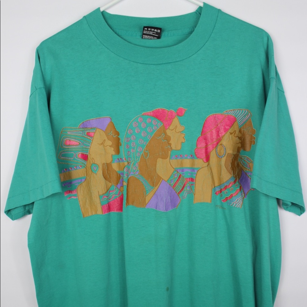 Vintage traditional woman t-shirt. Sz: XL